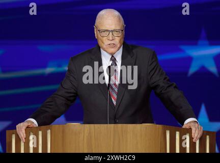Chicago, États-Unis. 19 août 2024. Lee Saunders, président de l'American Federation of State, County, and Municipal Employees (AFSCME), prend la parole lors de la Convention nationale démocrate 2024 au United Center à Chicago, Illinois, le lundi 19 août 2024. Le congrès aura lieu du lundi 19 août au jeudi 22 août. Photo de Tannen Maury/UPI crédit : UPI/Alamy Live News Banque D'Images
