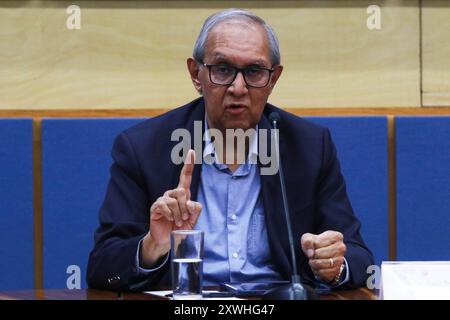 Mexique, Mexique. 19 août 2024. Dr Raul Trejo Delarbre, chercheur à l'Institut de recherche sociale de l'Université nationale autonome du Mexique (UNAM), prend la parole lors d'une conférence de presse la désinformation exige-t-elle une éducation aux médias à la Tour du Recteur de l'UNAM. Crédit : SOPA images Limited/Alamy Live News Banque D'Images