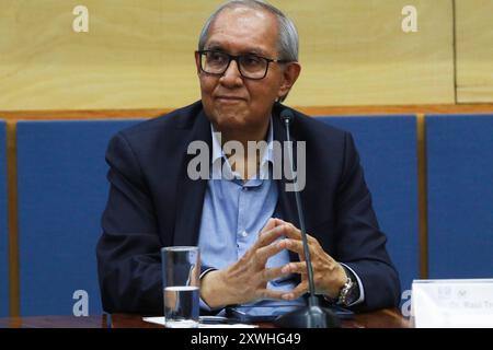 Mexique, Mexique. 19 août 2024. Dr Raul Trejo Delarbre, chercheur à l'Institut de recherche sociale de l'Université nationale autonome du Mexique (UNAM), prend la parole lors d'une conférence de presse la désinformation exige-t-elle une éducation aux médias à la Tour du Recteur de l'UNAM. Crédit : SOPA images Limited/Alamy Live News Banque D'Images