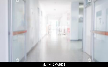 flou abstrait dans le couloir du fond hospitalier Banque D'Images