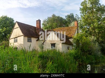 EAST BERGHOLT, SUFFOLK, Royaume-Uni - 30 JUILLET 2021 : vue extérieure de Willy Lott's par Flatford Mill Banque D'Images