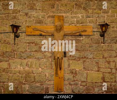 Sculpture à l'intérieur de l'église de Sant Pere de Montgrony (Ripollès, Gérone, Catalogne, Espagne, Pyrénées) ESP Escultura al Interior de St Pere de Montgrony Banque D'Images