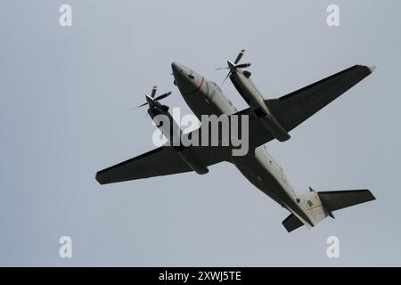 Le bord libre d'un Hawker Beechcraft UC12W Huron du corps des Marines des États-Unis (USMC) volant près de la base aérienne Naf Atsugi, Kanaagwa, Japon. Jeudi août Banque D'Images