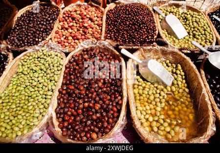 Journée de marché à Cannobio spécialités locales proposées- Verbania, Piémont, Italie, Europe Banque D'Images