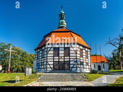 Église notre-Dame de Czestochowa, à colombages, 1767, village (ancienne ville) de Sułów, vallée de la rivière Barycz, près de Milicz, basse-Silésie, Pologne Banque D'Images