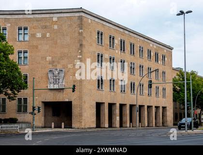 Ancien aéroport de Tempelhof, Tempelhofer Flughaven terminal building, Tempelhof-Schöneberg, Berlin, Allemagne Banque D'Images