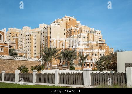 Façade d'un Resort Living Kingdom of Sheba et Wyndham Residences The Palm situé sur Arabia Felix Island Dubai UAE. Hôtels luxueux de Palm Jumeirah Banque D'Images