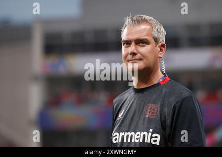 LEVERKUSEN - Bayer 04 le présentateur Tobias Ufer du stade de Leverkusen lors du match DFL-Super Cup entre le Bayer 04 Leverkusen et le VfB Stuttgart à la BayArena le 17 août 2024 à Leverkusen, Allemagne. ANP | Hollandse Hoogte | BART STOUTJESDIJK Banque D'Images