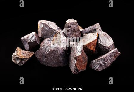 minerai de fer utilisé dans l'industrie métallurgique et la construction civile, concept d'extraction minérale Banque D'Images