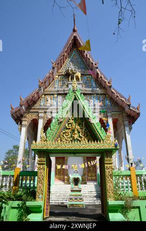 Wat Tham Khao Ito, Prachin Buri, Thaïlande, Asie Banque D'Images