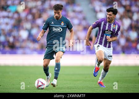 Javi Puado du RCD Espanyol avec le ballon lors du match la Liga EA Sports entre Real Valladolid CF et RCD Espanyol au stade Jose Zorrilla sur Augu Banque D'Images