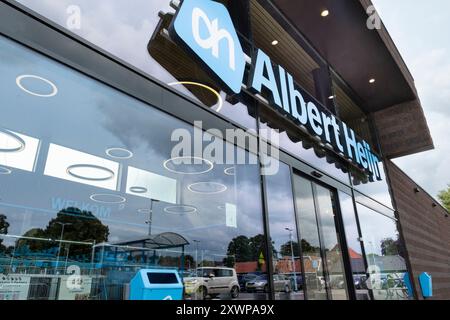 Boutique façade Albert Heijn. Albert Heijn est la plus grande chaîne de supermarchés hollandaise et une marque clé d'Ahold Delhaize, un groupe international de distribution alimentaire Banque D'Images