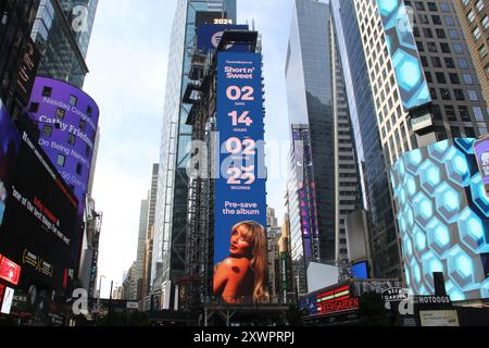 20 août 2024, New York City, New York : (NOUVEAU) Times Square at A Glance. 20 août 2024, New York, États-Unis : mouvement général des personnes et de la circulation des véhicules à Times Square en début de matinée froide journée d'été avec ses beaux éclairages colorés et hypnotisants et ses attractions secondaires. Crédit : Niyi Fote/Thenews2 (Foto : Niyi Fote/Thenews2/Zumapress) (crédit image : © Niyi Fote/TheNEWS2 via ZUMA Press Wire) USAGE ÉDITORIAL SEULEMENT! Non destiné à UN USAGE commercial ! Banque D'Images