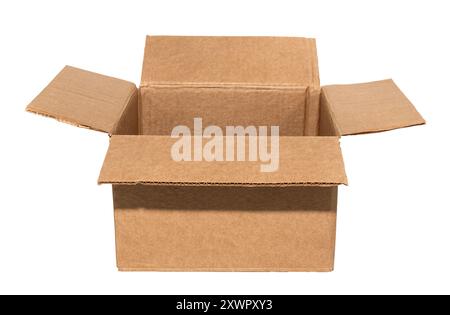 Vider la boîte en carton ouverte sur un fond blanc. Emballage. Isolez les boîtes en papier Banque D'Images