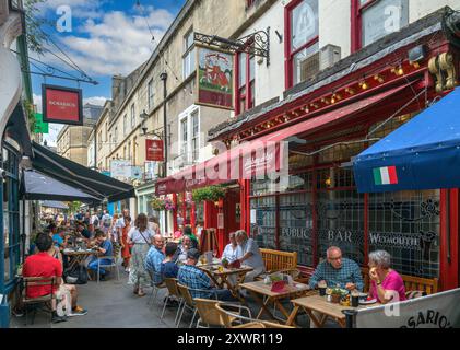 Restaurants et cafés sur Northumberland place dans le centre-ville historique, Bath, Somerset, Angleterre, Royaume-Uni Banque D'Images