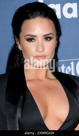 Demi Lovato aux prix annuels de médias GLAAD 27th qui se tiennent à l'hôtel Beverly Hilton de Beverly Hills, aux États-Unis, sur 2 avril 2016. Banque D'Images