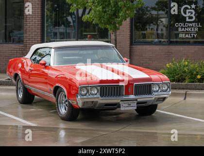 BIRMINGHAM, mi/USA - 17 AOÛT 2024 : 'Rocket Power', Une voiture Hurst Oldsmobile Cutlass de 1970, sur la Woodward Dream Cruise, près de Detroit, Michigan. Banque D'Images