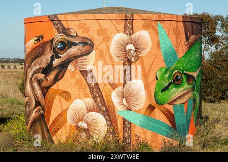 Native Frogs Water Tank Art par Alex Sugar, Clarkefield, Victoria, Australie Banque D'Images