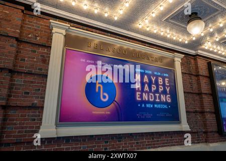 Publicité au Belasco Theatre avec 'Maybe Happy Ending'', New York City, États-Unis 2024 Banque D'Images