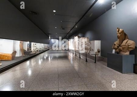 Musée de Louxor, Galerie du roi Akhenaton (Amenhotep IV) et blocs muraux de temple, Karnak et temples de Louxor, Louxor, Egypte, Afrique du Nord, Afrique Banque D'Images