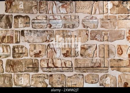 Musée de Louxor, mur du roi Amenhotep IV (Akhenaton), de Karnak et temple de Louxor, relief et blocs de pierre peints, Louxor, Egypte, Afrique du Nord, Afrique Banque D'Images