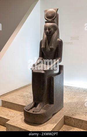 Musée de Louxor, statue assise de la déesse Hathor, temple de Louxor, Louxor, Egypte, Afrique du Nord, Afrique Banque D'Images