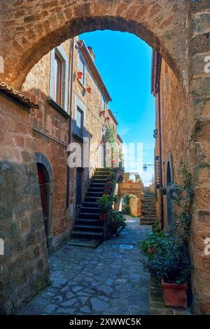 Ancienne rue à Civita di Bagnoregio, Ombrie, Italie Banque D'Images