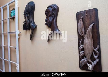 La sculpture sur bois est une technique que l'on pratique en retirant de la matière. Elle désigne également l’œuvre réalisé en bois Banque D'Images