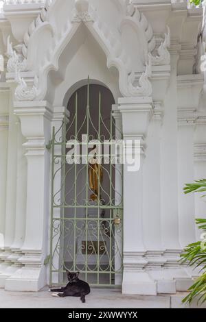 Cimetière royal de Wat Ratchabophit Sathitmahasimaram Ratchaworawihan, un temple bouddhiste à Bangkok, Thaïlande. Banque D'Images