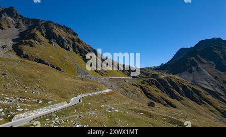 Suisse, canton du Valais : route menant au col du Grand St Bernard Banque D'Images