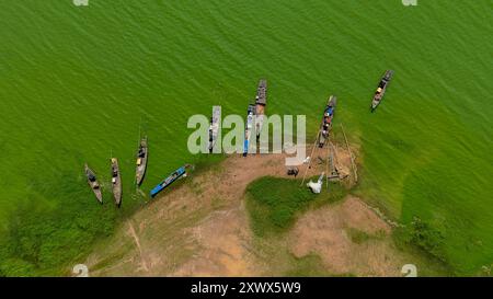 16 avril 2023: Vue panoramique du quai de Nom dans la commune de Phu Cuong, district de Dinh Quan, province de Dong Nai au coucher du soleil Banque D'Images