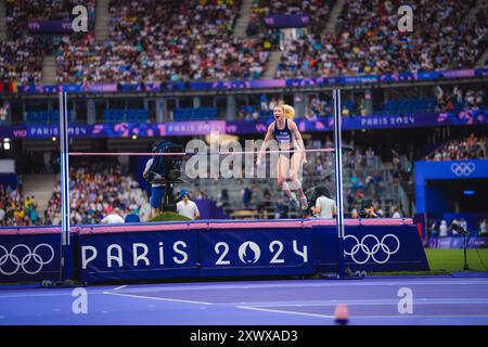 Elena Kulichenko participe au saut en hauteur aux Jeux Olympiques de Paris 2024. Banque D'Images