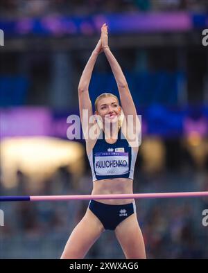 Elena Kulichenko participe au saut en hauteur aux Jeux Olympiques de Paris 2024. Banque D'Images