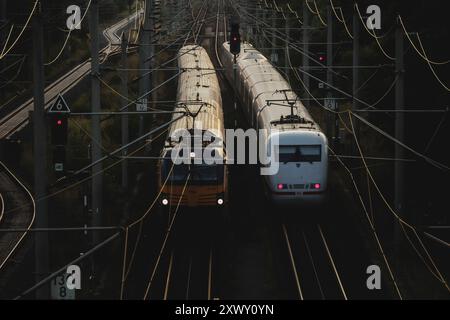 Wustermark, Deutschland. 20 août 2024. Un train régional et une GLACE sont vus à la gare de Wustermark, le 20 août 2024. Crédit : dpa/Alamy Live News Banque D'Images