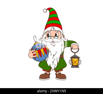 Personnage de gnome de Noël rétro groovy portant un chapeau rouge et vert rayé, tenant une boule colorée et une lanterne. Vecteur de dessin animé isolé festif, gai nain avec une barbe blanche et un esprit de vacances Illustration de Vecteur