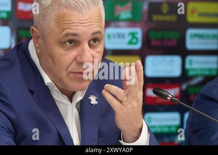 Bucarest, Roumanie. 21 août 2024 : Marius Sumudica, le nouvel entraîneur du Fotbal Club Rapid Bucarest, est présenté lors d'une conférence de presse, au Superbet Arena-Giulesti, à Bucarest. Crédit : Lucian Alecu/Alamy Live News Banque D'Images