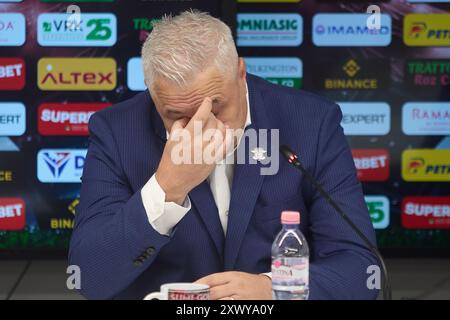 Bucarest, Roumanie. 21 août 2024 : Marius Sumudica, le nouvel entraîneur du Fotbal Club Rapid Bucarest, est présenté lors d'une conférence de presse, au Superbet Arena-Giulesti, à Bucarest. Crédit : Lucian Alecu/Alamy Live News Banque D'Images