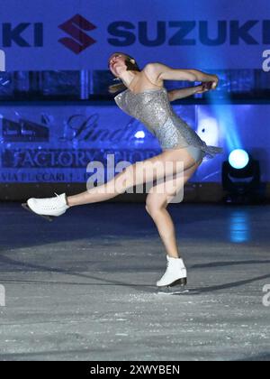 Varese, Italie Gala de glace de rêve japonais avec Carolina Kostner et l'équipe nationale japonaise de patinage artistique avec quelques athlètes de l'équipe nationale italienne de patinage artistique en vue des Jeux olympiques d'hiver de Milan Cortina 2026 à l'acinque ICE ARENA de VARÈSE sur la photo : Carolina Kostner Banque D'Images