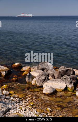 Bord de mer le long de la côte de la mer Baltique à Visby, Gotland, Suède Banque D'Images