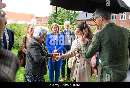 Toender, Danemark. 21 août 2024. La princesse Marie visite le festival Toender le mercredi 21 août 2024, jour d'ouverture. (Photo : Torben Christensen/Scanpix 2024) crédit : Ritzau/Alamy Live News Banque D'Images