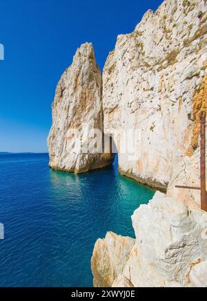 Sardaigne (Italie) - la côte sud de la Sardaigne, dans la région de Sulcis, province de Cagliari. Ici avec Pan di Zucchero île rocheuse Banque D'Images