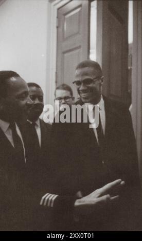 Malcolm X et Martin Luther King au Capitole des États-Unis lors d'une conférence de presse sur le débat du Sénat sur la loi sur les droits civils de 1964. USA, 03/26/64 [26 mars 1964] par Trikosko, Marion S., photographe Banque D'Images