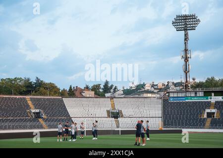 Belgrade, Serbie. 21 août 2024. Les joueurs de Gent photographiés lors d'une inspection du terrain par les joueurs de l'équipe belge de football KAA Gent à Belgrade, Serbie, le mercredi 21 août 2024. L'équipe se prépare pour le match de demain contre le FK Partizan Belgrade serbe, dans la première étape des play-offs de la compétition de l'UEFA Conference League. BELGA PHOTO NIKOLA KRSTIC crédit : Belga News Agency/Alamy Live News Banque D'Images