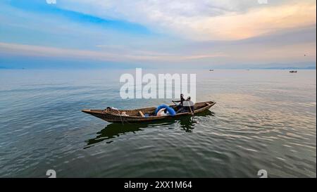 Bateau de pêche sur le lac Kivu, Goma, République démocratique du Congo, Afrique Banque D'Images