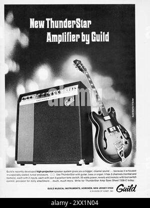 Une pleine page d'annonce pour guitares et amplificateurs Guild d'un magazine américain de la fin des années 1960. Banque D'Images