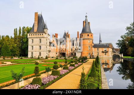 Jardin à la française aménagé par le maître jardinier Patrick Pottier, Château de Maintenon, Eure-et-Loir Banque D'Images