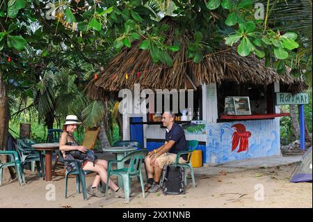 Bar de plage à Arrecifes, Parc naturel national Tayrona, Département de Magdalena, région des Caraïbes, Colombie, Amérique du Sud Banque D'Images