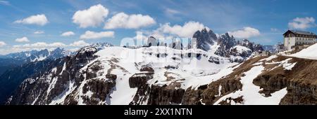 Cadini di Misurina et Refugio Auronzo panorama, Dolomites, Belluno, Italie, Europe Banque D'Images