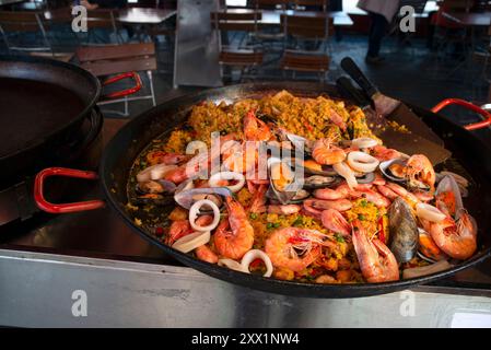 Paella, marché aux poissons, Bergen, Norvège, Scandinavie, Europe Banque D'Images