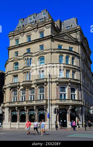 Vue latérale de l'hôtel Roya, Cardiff - à l'angle de St Mary Street, Cardiff, Galles du Sud, Royaume-Uni. Prise en août 2024 Banque D'Images